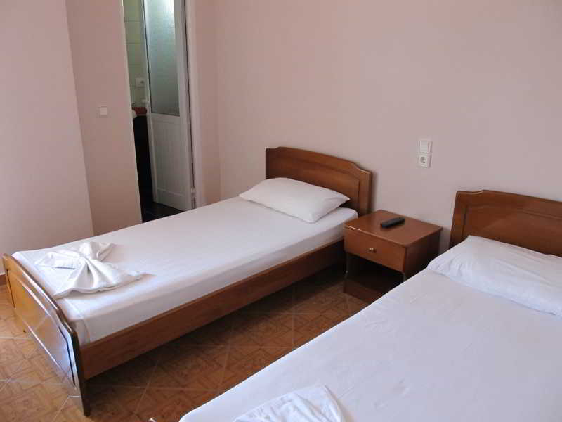 סרנדה Hotel Aulona מראה חיצוני תמונה