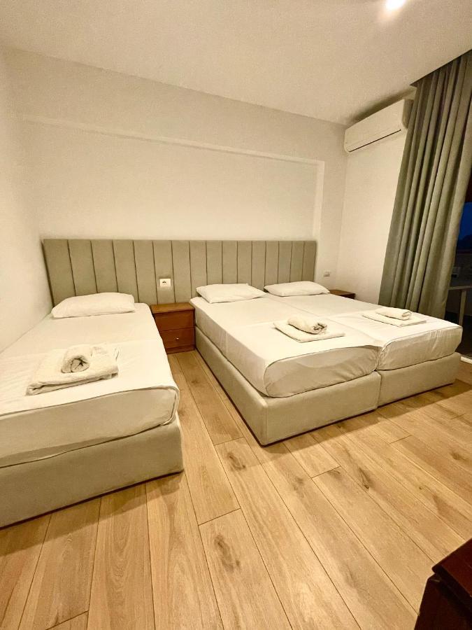סרנדה Hotel Aulona מראה חיצוני תמונה