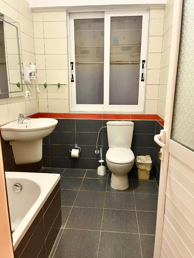 סרנדה Hotel Aulona מראה חיצוני תמונה