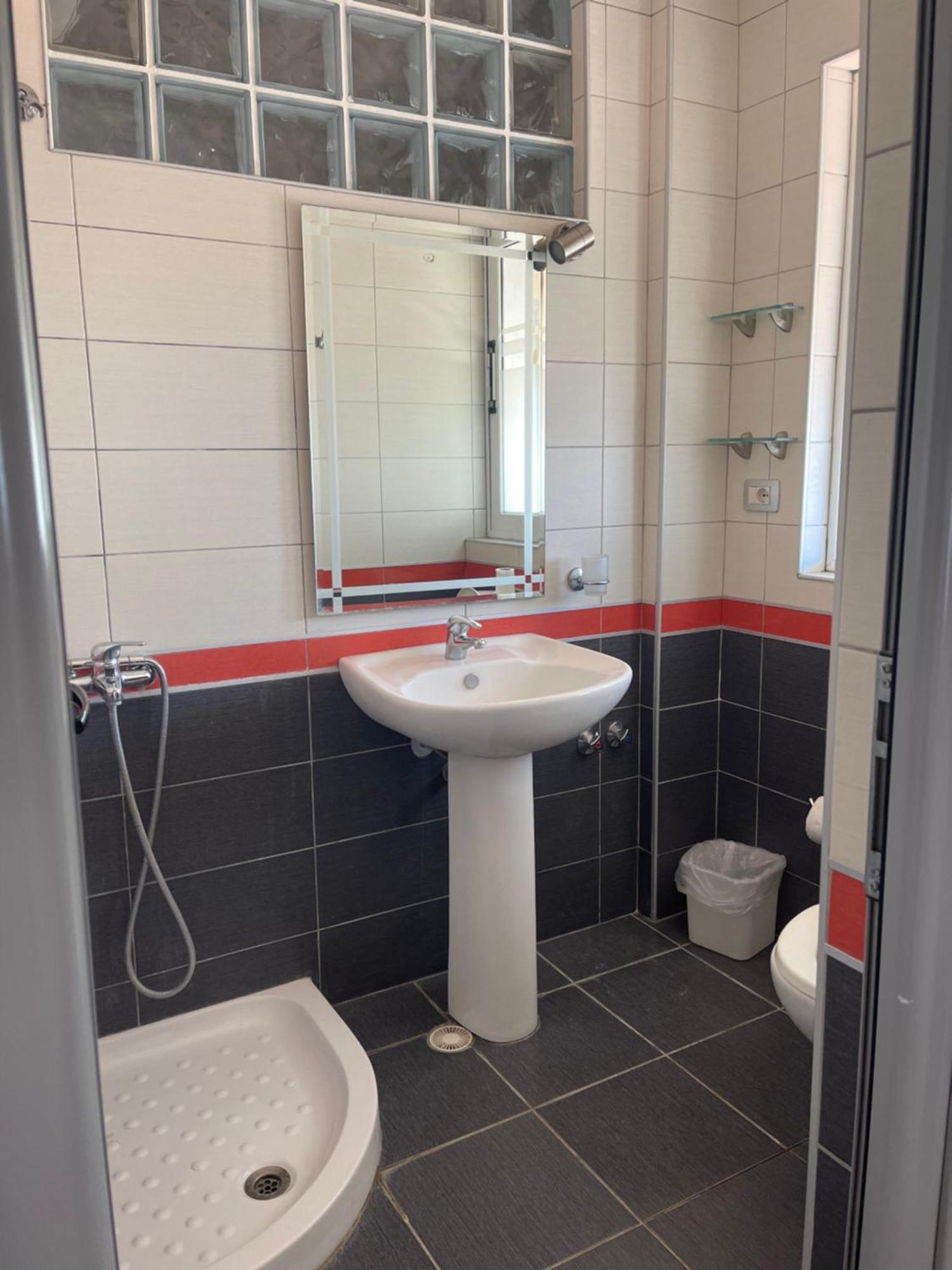 סרנדה Hotel Aulona מראה חיצוני תמונה