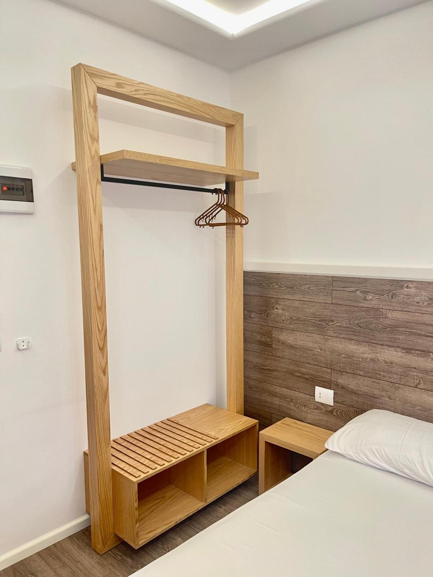 סרנדה Hotel Aulona מראה חיצוני תמונה