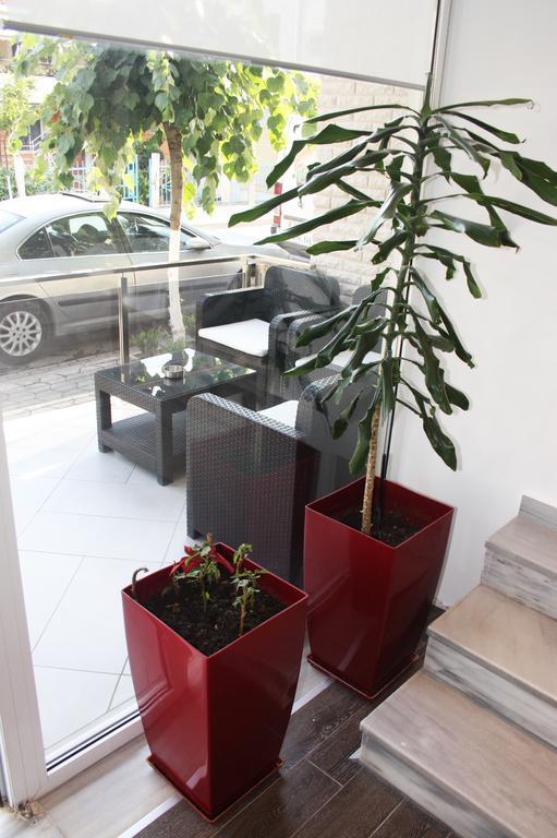 סרנדה Hotel Aulona מראה חיצוני תמונה